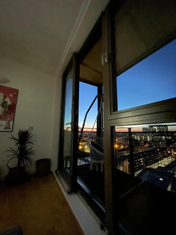 Modern 2 Bedroom Apartment Near Tower Bridge Free Parking Londra Exterior foto